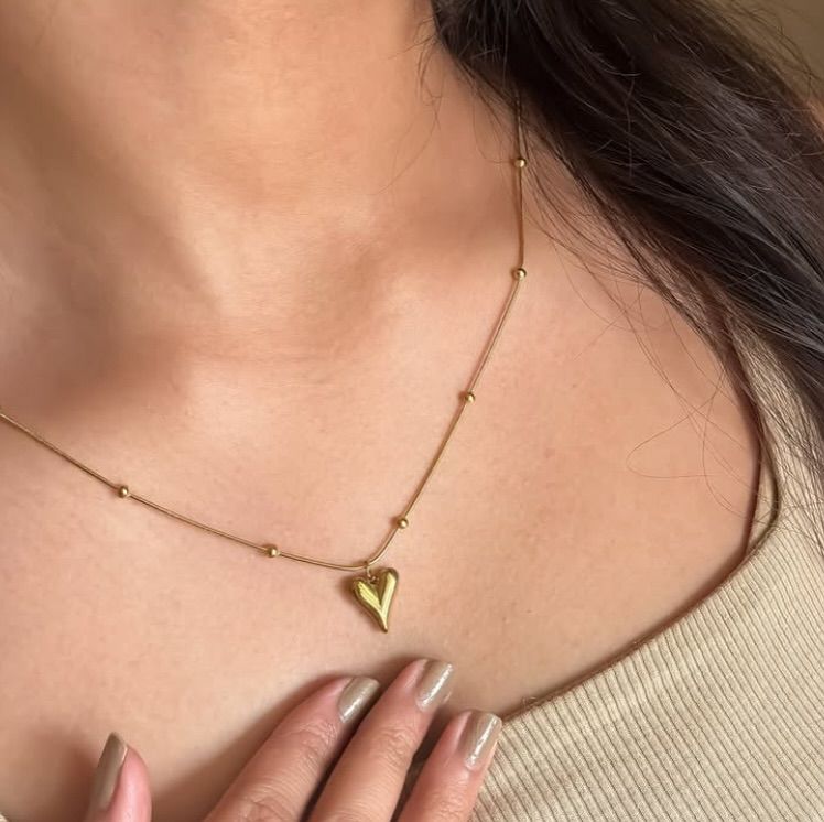 Elegant Anti-Tarnish Gold Heart Pendant Necklace with Beaded Chain – Minimalist Romantic Jewelry