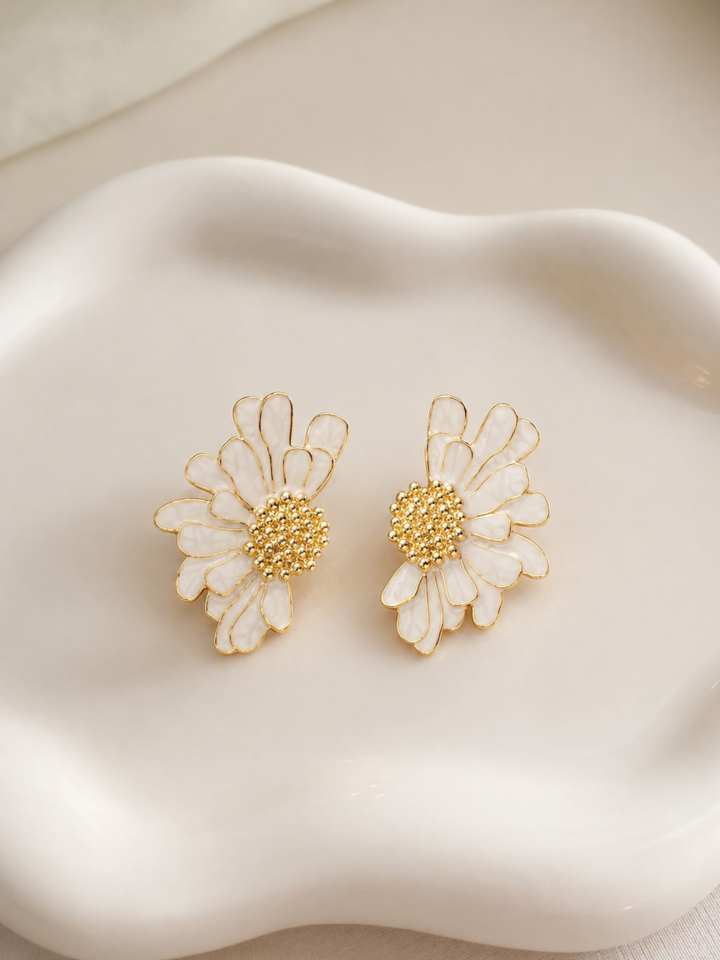Elegant Gold Daisy Flower Earrings for Women | Minimalist Floral Jewelry | Lightweight Statement Studs
