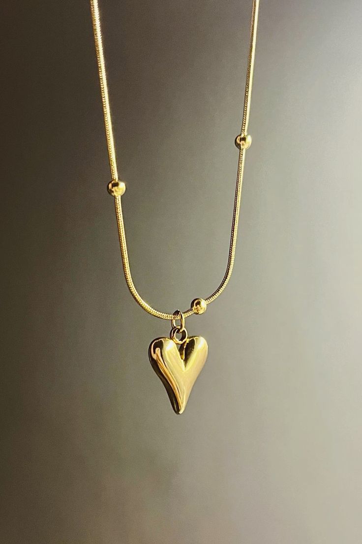 Elegant Anti-Tarnish Gold Heart Pendant Necklace with Beaded Chain – Minimalist Romantic Jewelry