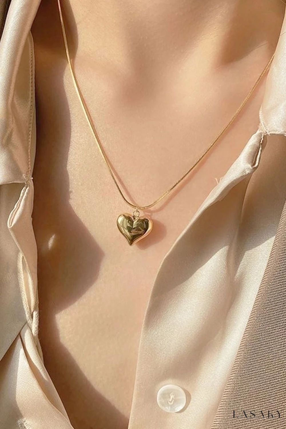 Minimalist Anti-Tarnish Gold Heart Necklace – Dainty Everyday Pendant Jewelry