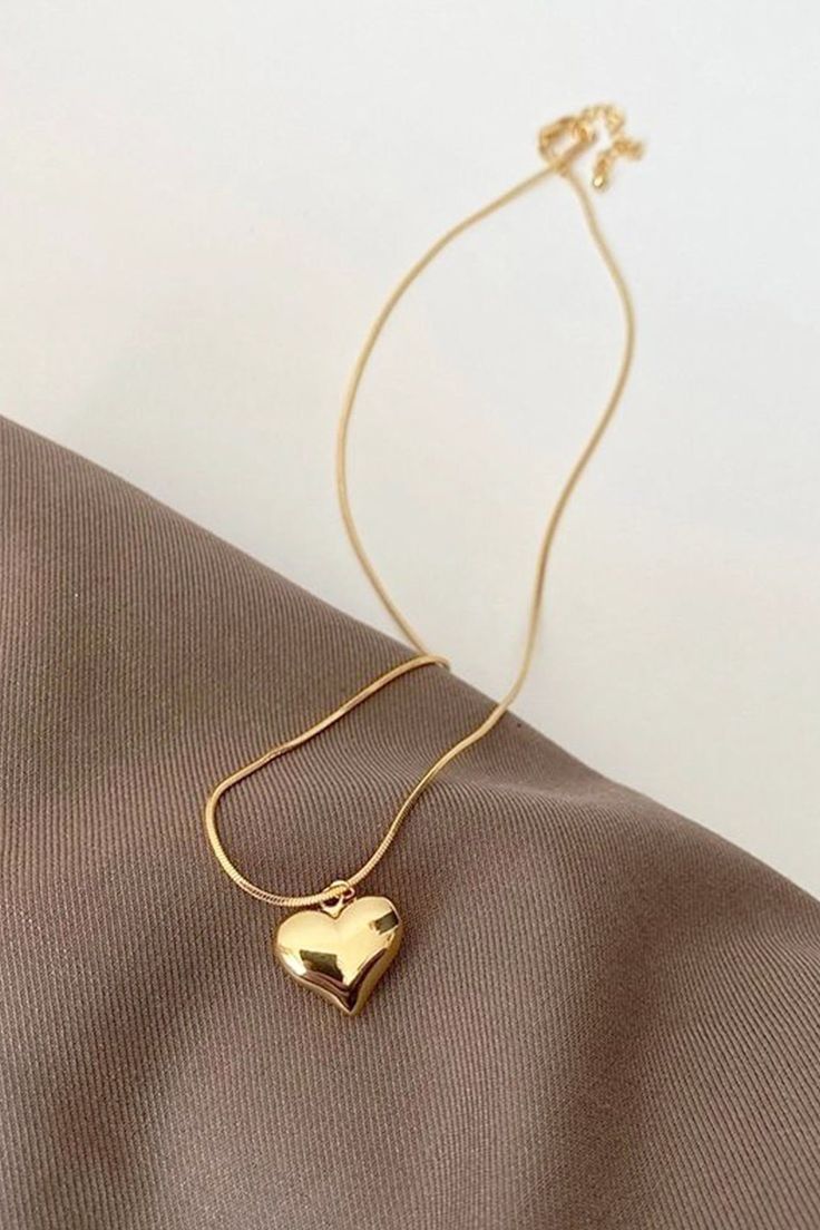 Minimalist Anti-Tarnish Gold Heart Necklace – Dainty Everyday Pendant Jewelry